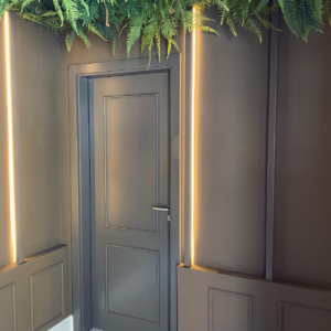 Porta giro com boiserie