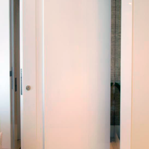 RESIDENCIAL PORTA PIVOTANTE